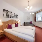Hotel Austria Alpinhotel In Out An Der Edelweissbahn