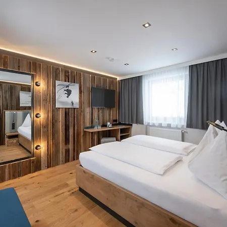 Szálloda Austria Alpinhotel In Out An Der Edelweissbahn Obertauern