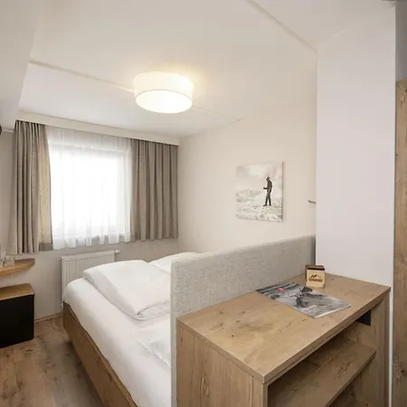 Austria Alpinhotel In Out An Der Edelweissbahn Szálloda Obertauern