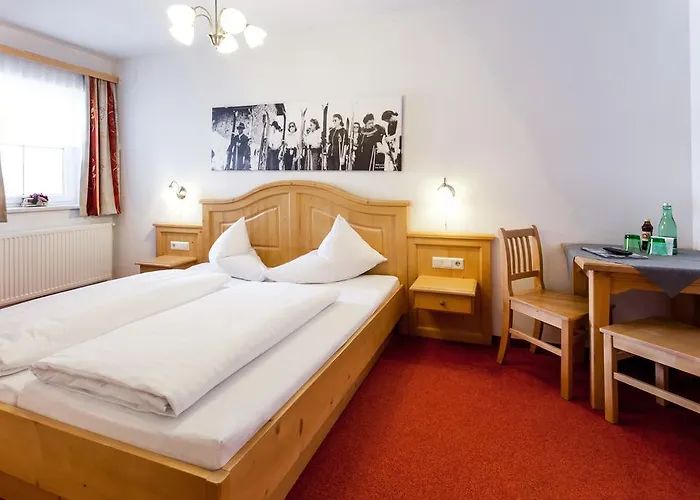 Austria Alpinhotel In Out An Der Edelweissbahn オーバータウエルン